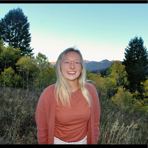 Meet your Posher, Kalli - Picture 6 of 8